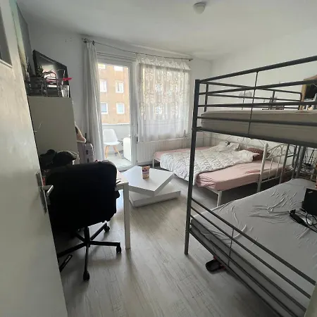 Sleep And Go Hostel